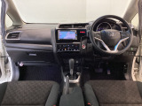【前方視界】開放的な前方視界!運転がしやすく疲れにくいです♪窓が大きく、見通しがとっても良いおクルマですよ♪