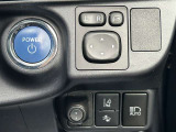オートマチックハイビームとは、先行車や対向車のライトを認識し、ハイビームとロービームを自動で切り替える機能です。夜道の視界を確保します。詳細は販売店スタッフまでおたずねください。