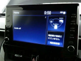 9インチ、ディスプレイオーディオ装着。スマホと通信ができてナビや好きな音楽を楽しめます。