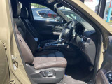 【運転席パワーシート&ドライビングポジションメモリー機能】運転手にあったシートパターン設定可能です。