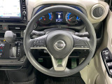 【ステアリングスイッチ】運転中、前方から目線をそらすことなく、オーディオ等の操作が可能な便利機能!安心&快適なドライブを演出してくれます♪