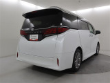 荷物をたっぷり載せて広々ドライビング♪夏でも冬でも、アウトドアやショッピングを思い切り楽しみましょう!