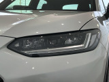 LEDヘッドライトは、点灯の瞬間から最大光量を発揮し、突然暗くなるトンネルなどでの安定感を高めます。
