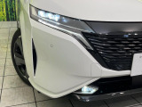 【LEDヘッドライト】悪天候や夜間走行時も良好な視界を確保し安心して運転できる高輝度LEDヘッドライトを装備!点灯速度が早く、消費電力も抑えられています。