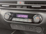 オートエアコンで温度を設定するだけで快適な車内環境を維持することができます!