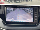 【バックモニター】後ろのカメラの映像をモニターに映し出すことができます!後方の見えない死角や、障害物との距離感をしっかり確認することができます!駐車が苦手な方におすすめです。