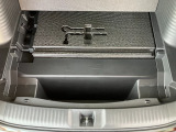 車輛入庫時には、お客様より詳しくお話をお伺いさせて頂き、プロの査定士3名が「修復歴の有無」「不具合箇所の確認」等のチェックを行っておりますので、より安心してお乗り頂けます♪