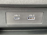 前席USB電源です。