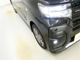 LEDヘッドライトです。デザイン性がよくとても明るいので、夜間の走行や悪天候でも安心です。しかも長寿命!