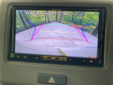 【バックカメラ】駐車時に後方がリアルタイム映像で確認できます。大型商業施設や立体駐車場での駐車時や、夜間のバック時に大活躍!運転スキルに関わらず、今や必須となった装備のひとつです!