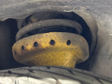 【ビルシュタイン製ダンパー】高速走行時の車両安定性を向上させてくれる人気の装備。街乗りの乗り心地も犠牲にせず、スポーティな走行をお楽しみいただけます♪