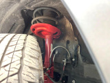 お車を安心してお乗りいただく為には、足回りの定期点検が欠かせません。サービスサポート(有償保証)では無料点検もご提供しており、安心のカーライフをお過ごしいただけるサポート体制が整っています。
