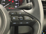 【クルーズコントロール】 アクセルペダルを踏まずに定速走行できるので、自動車専用道路での長時間運転の負担を軽減します。