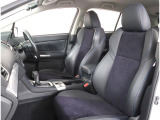 長時間の運転も疲れにくいフロントシート!体をしっかり支えてくれて運転がしやすい形状です!