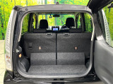 普段のお買い物や通勤、送迎等に十分な荷室スペースを確保しております。セカンドシートを倒すと、大きな荷物の積載も可能です♪