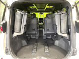 普段のお買い物や通勤、送迎等に十分な荷室スペースを確保しております。セカンドシートを倒すと、大きな荷物の積載も可能です♪