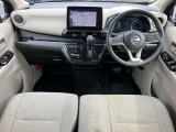 前席内装の全体像です。是非実車をご覧にお越し頂き実際にお座りください。