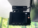 【ドライブレコーダー】ドライブレコーダー装備!走行中はもちろん、あおり運転や事故に遭遇した際、映像で記録し、万一のリスクに備えます。※記録用SDカードはお客様ご自身でご準備いただく必要があります。