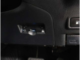 ETC!料金所も止まる事無くスイスイです!窓を開ける必要も無いので雨や花粉、排気ガスの浸入もありません!今や必需品ですネ!