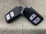 キーを取り出さずにドアを施錠&解錠。クルマの始動も可能です。