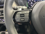 ステアリングにオーディオ操作スイッチが付いています。オーディオ画面に直接タッチしなくても操作が出来ますので、運転に集中できます。