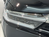 LEDヘッドライトは、点灯の瞬間から最大光量を発揮し、突然暗くなるトンネルなどでの安定感を高めます。