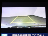 後方確認に便利なバックカメラ装備!!バックカメラにはガイド線を表示することも可能で、狭い駐車場や後方が確認しづらい場所に駐車するときや、車を切り返す時に便利な装備です!