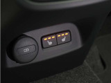 リアシートにもシートヒーターを装備。4席全てで独立した調整が可能です。
