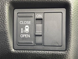 【パワースライドドア】スマートキーや運転席のスイッチでスライドドアの開閉が可能♪電動だから力を入れてドアを開ける必要が無く、小さいお子様でも、重い荷物を持っている時もラクに開け閉めできます♪