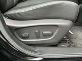 運転席・助手席ともに電動シートになります。