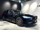 V60 T8 ポールスター エンジニアード 4WD 本革シート