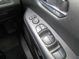 ドアミラーもAUTOで格納とっても便利です♪ウインドー操作は運転席のみオート機能を採用しております♪