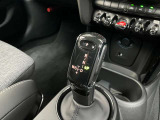 車両の詳細、ご質問につきましては、弊社営業スタッフまでお気軽にご連絡下さいませ。遠方のお客様には実車の詳細画像送信も承ります。