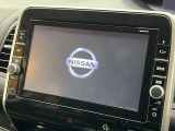 【純正8型ナビ】人気の純正ナビを装備しております。ナビの使いやすさはもちろん、オーディオ機能も充実!キャンプや旅行はもちろん、通勤や買い物など普段のドライブも楽しくなるはず♪