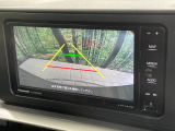 【バックカメラ】駐車時に後方がリアルタイム映像で確認できます。大型商業施設や立体駐車場での駐車時や、夜間のバック時に大活躍!運転スキルに関わらず、今や必須となった装備のひとつです!