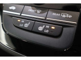シートヒーター装備付き車!!座席に埋め込まれた電熱線によりシートを暖めることが出来る装備で、温められたシートは、寒い冬には最適です!!