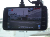 前後録画ドライブレコーダー付きで安心です。