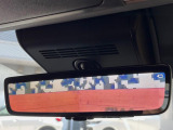 【デジタルインナーミラー】後席の大きな荷物や同乗者で後方が確認しづらい時でも安心!カメラが撮影した車両後方の映像をルームミラー内に表示。クリアな視界で状況の確認が可能です!