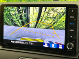【バックカメラ】駐車時に後方がリアルタイム映像で確認できます。大型商業施設や立体駐車場での駐車時や、夜間のバック時に大活躍!運転スキルに関わらず、今や必須となった装備のひとつです!