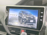 【10インチナビ】高級感とインパクトのある大画面ナビを装備。各種オーディオ操作はもちろん、スマホ連携もできる利便性の高いナビです♪