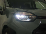 高輝度で点灯速度が速く、しかも消費電力の少ないLEDヘッドライトが装備されています!LEDの明るい光が走行中の視界の確保をサポートして、夜のドライブがより楽しく安全に運転できます♪