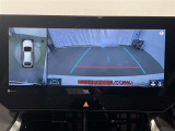 【パノラミックビューモニター】専用のカメラにより、上から見下ろしたような視点で360度車の周囲を確認することができます。