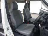 見通しのよいすっきりとした視界で、誰でも運転しやすいです。運転のしやすさは疲れにくさにも繋がりますよ♪