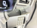 【オートライト】車外の明るさに応じて自動的にライトの点灯・消灯をしてくれます