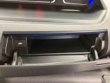 3.「認定中古車カルテ」は、走行距離や修復歴に加えてキズ・凹みの有無・状態や消耗品の交換、過去の整備状況がわかります。