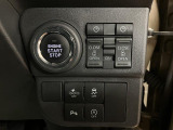 リヤのスライドドアを電動で開閉することが可能になっています☆運転席からもリモコンキーからもドアのハンドルからも開閉が可能です☆