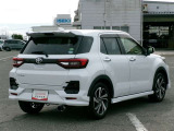 明るく広々、落ち着いた店内では、中古車のご検討・ご購入のほか、携帯電話(au)の購入等、様々なご相談に幅広く応えていきます♪