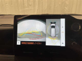 【バックモニター】駐車時に後方がリアルタイム映像で確認できます。大型商業施設や立体駐車場での駐車時や、夜間のバック時に大活躍?