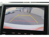 バックモニター付ですので、車庫入れも駐車もラクラクです。