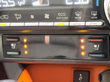 【シートヒーター&ベンチレーション】夏場は涼しい風でお尻や背中の熱やムレを防ぎ、冬はエアコンよりも早く温まってポカポカに!季節を問わず快適に過ごせます。